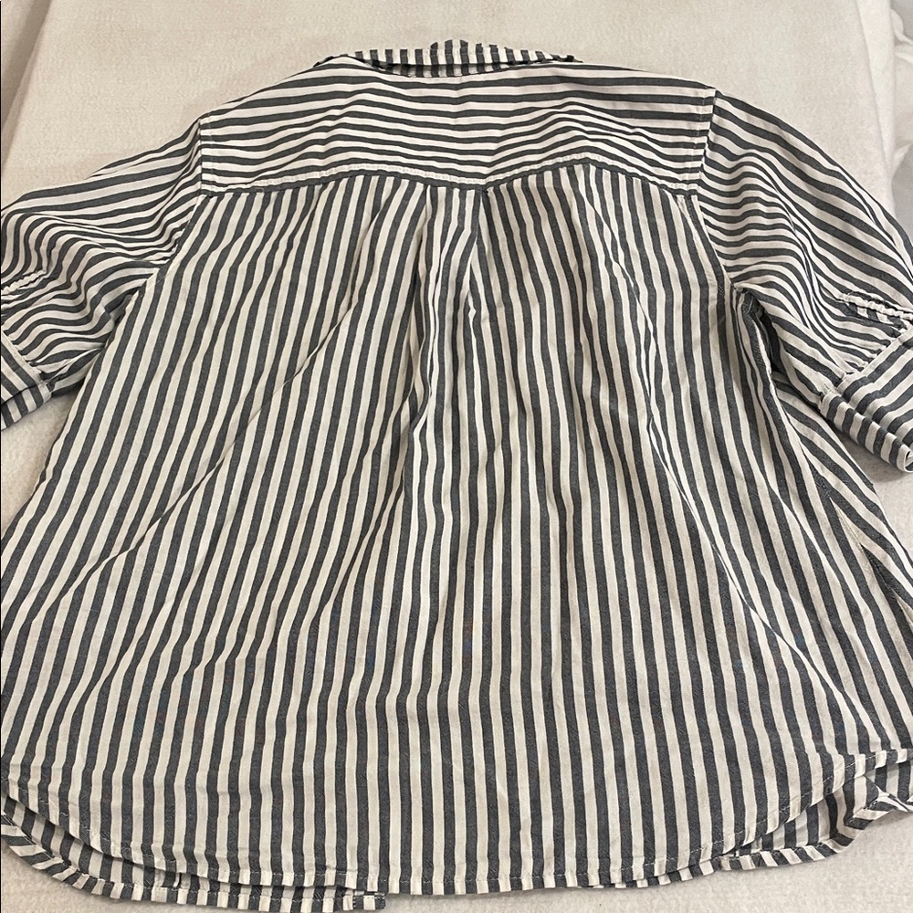 J. Crew 100% Cotton Striped Button-Down Shirt - Navy & White - Picture 5 of 5